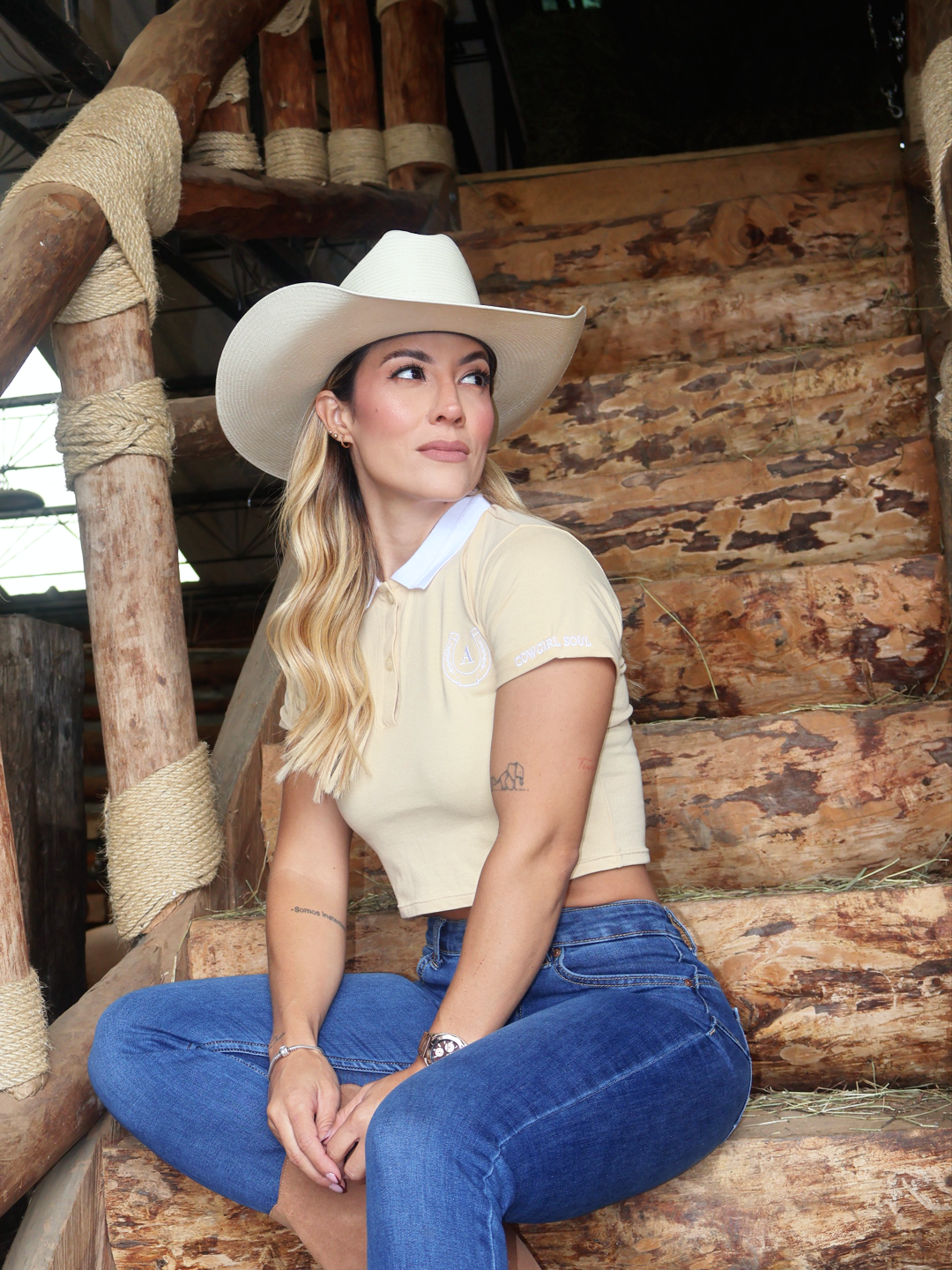 Camiseta Tipo Polo Dama Beige
